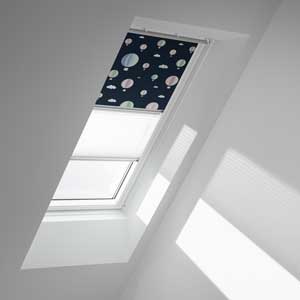 Kombinovaná roleta VELUX z Kolekce pro dobrou noc