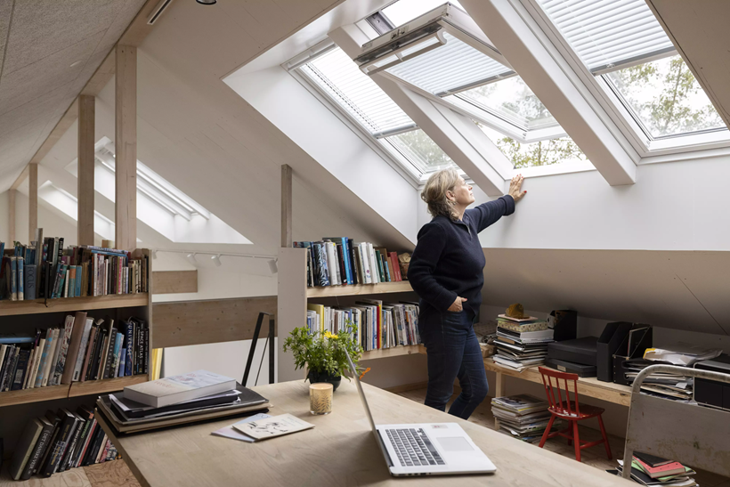 VELUX jumta logi, GGU, VELUX GGU, mājas bibliotēka, mājas ofiss, darbistaba