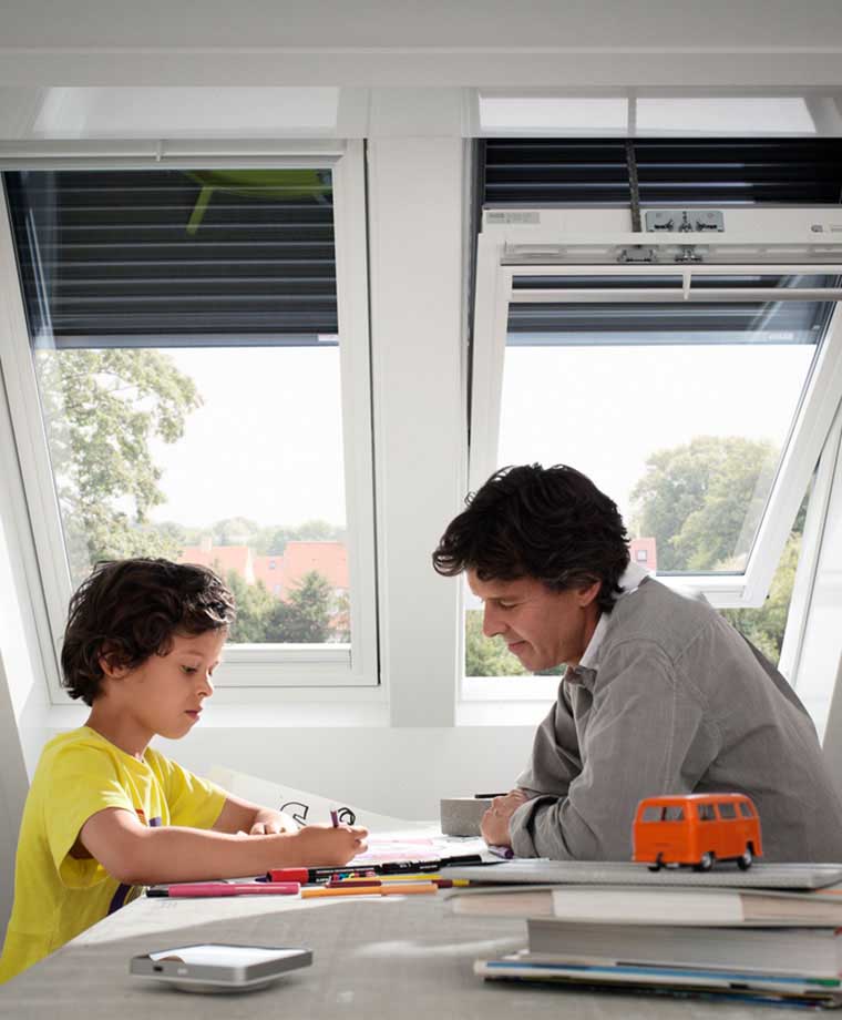 Volet roulant extérieur Velux® sur fenêtre de toit